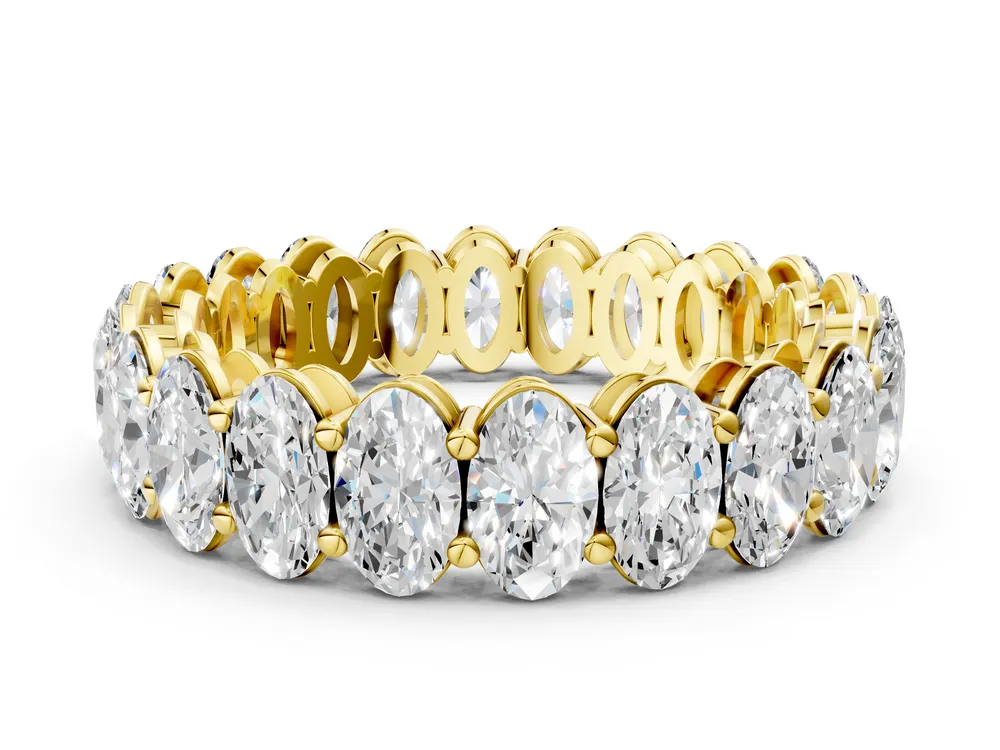 Oval Halo Ring in 18K Yellow Gold